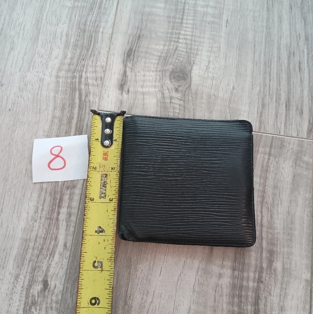 Louis Vuitton Black Epi Bifold Wallet Men’s - Picture 10 of 10